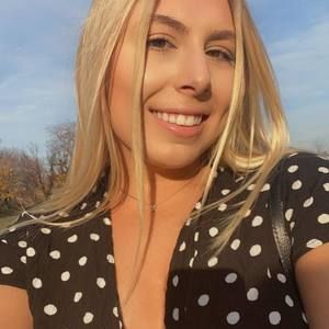 Meet your Posher, Olivia